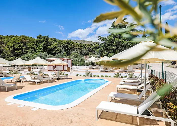 Medena-3 By Interhome * トロギール