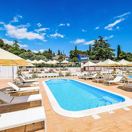 Appartement Medena-3 By Interhome Trogir